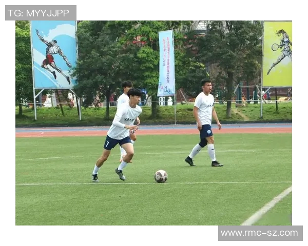 足球少年崛起之路：从街头球场到国际赛场的梦想与奋斗